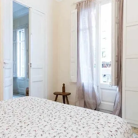 Cal Mateu 11 huéspedes Sagrada Família Apartamento Barcelona Exterior foto